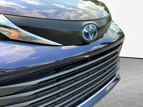 Used 2024 Toyota Sienna XLE AWD/4WD image 34