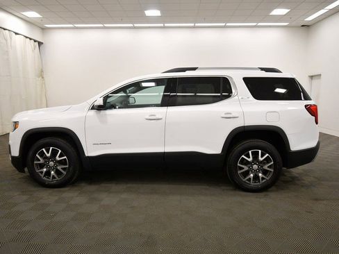 Used 2023 GMC Acadia SLE w/ Driver Convenience Package image 4