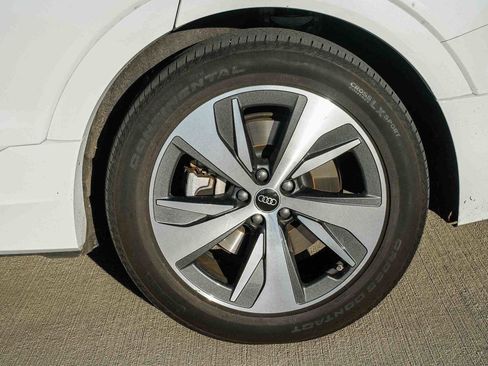 Used 2024 Audi Q8 e-tron Premium Plus w/ Premium Plus Package image 10