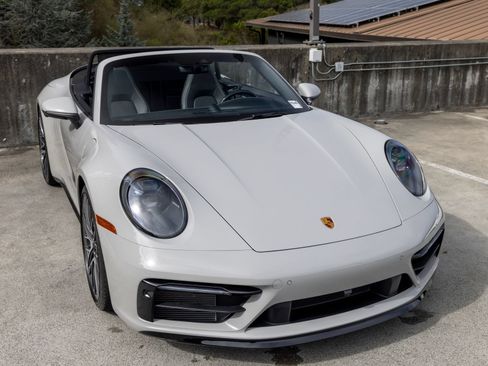 Certified 2022 Porsche 911 Carrera 4S AWD/4WD image 17