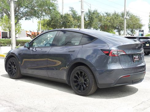 Used 2023 Tesla Model Y Long Range AWD/4WD image 9