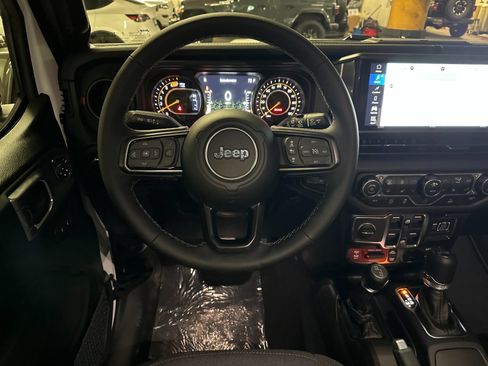 New 2026 Jeep Wrangler Unlimited Rubicon AWD/4WD image 13