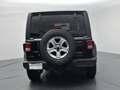 Used 2018 Jeep Wrangler Unlimited Sport S AWD/4WD image 7