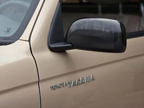 Used 1998 Toyota Tacoma 2WD Xtracab V6 image 9