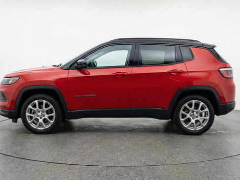 Used 2025 Jeep Compass Limited image 5