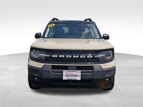 Used 2025 Ford Bronco Sport Outer Banks w/ Outer Banks Tech Package+ AWD/4WD image 2