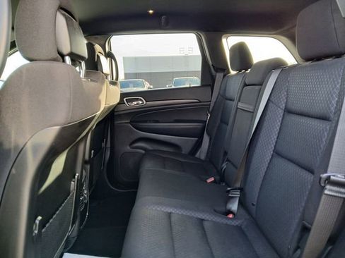 Used 2020 Jeep Grand Cherokee Laredo image 14