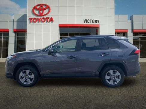 Used 2025 Toyota RAV4 XLE AWD/4WD image 6