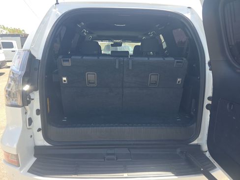 Used 2020 Lexus GX 460 Premium w/ Premium Package AWD/4WD image 16