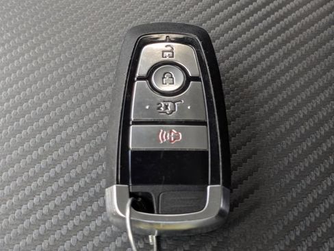 Used 2023 Ford Explorer XLT AWD/4WD image 39