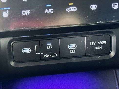 Used 2025 Hyundai Tucson Limited image 32