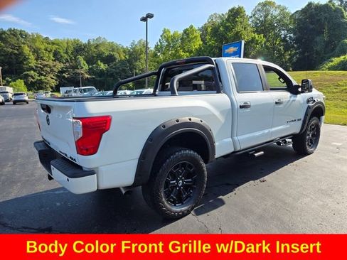 Used 2018 Nissan Titan SL w/ Midnight Edition AWD/4WD image 9