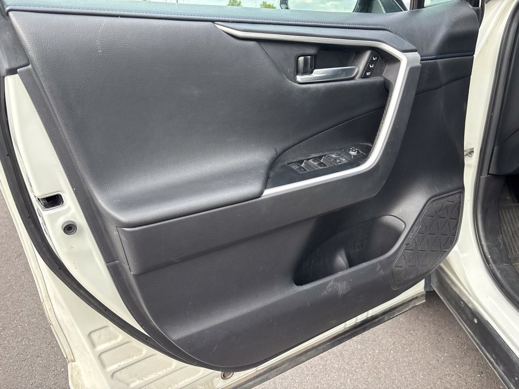 Used 2022 Toyota RAV4 XSE AWD/4WD image 4