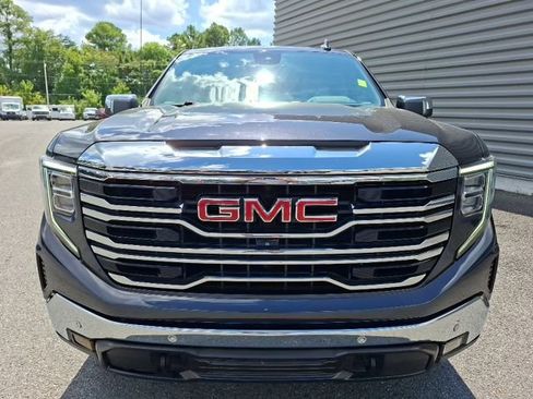 Used 2022 GMC Sierra 1500 SLT w/ SLT Premium Plus Package AWD/4WD image 8