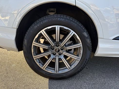 Used 2023 Audi Q7 2.0T Premium Plus w/ Premium Plus Package image 9