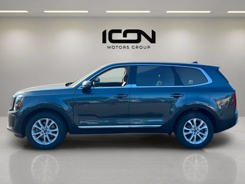 Used 2022 Kia Telluride LX AWD/4WD image 2