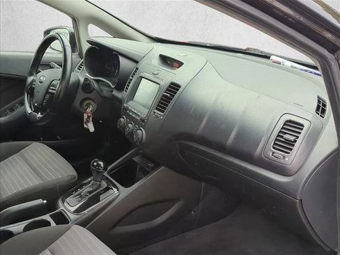 Used 2017 Kia Forte S FWD image 23