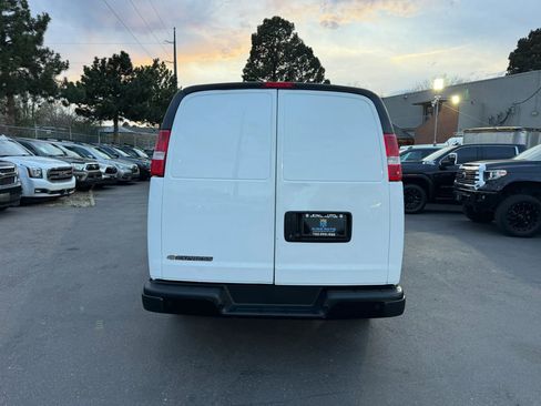 Used 2020 Chevrolet Express 3500 Extended w/ Driver Convenience Package image 6