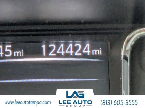 Used 2017 Nissan Titan SV AWD/4WD image 26