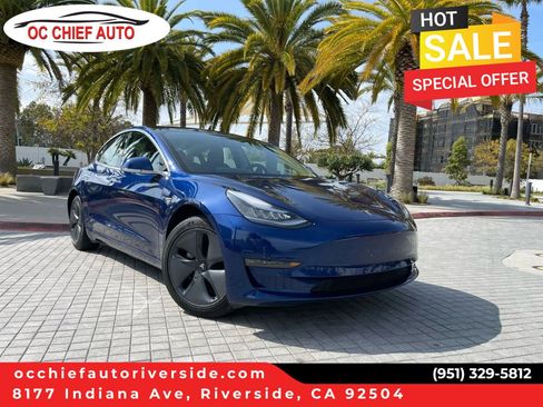 Used 2019 Tesla Model 3 Standard Range Plus image 1