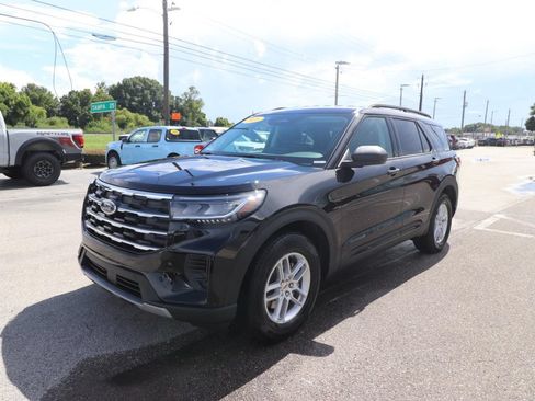 New 2026 Ford Explorer Active RWD image 4