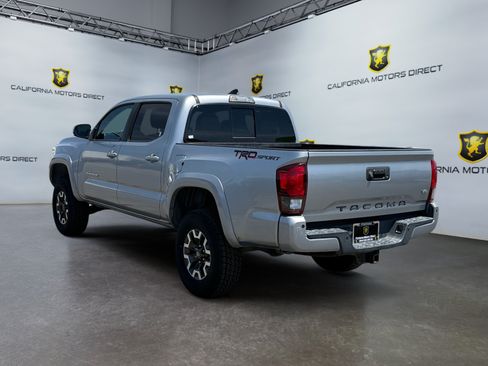 Used 2018 Toyota Tacoma TRD Sport w/ Technology Package RWD image 3
