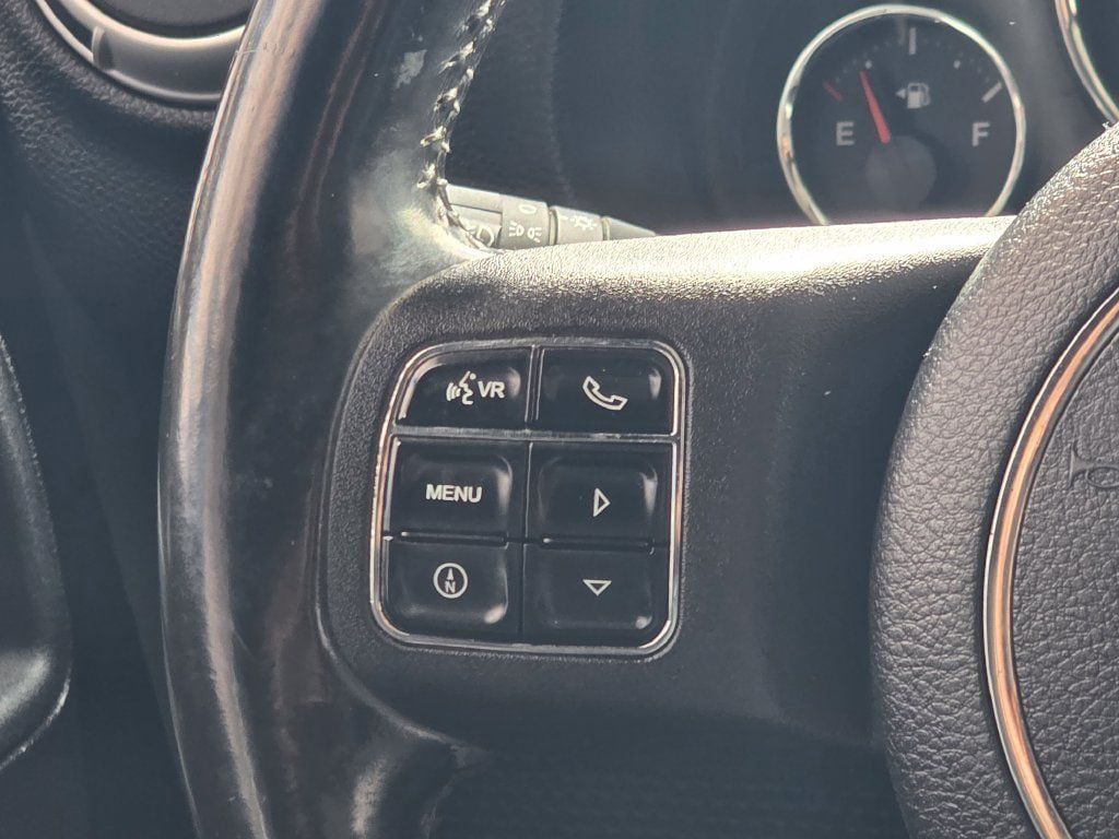 Used 2011 Jeep Wrangler Unlimited Sahara w/ Connectivity Group AWD/4WD image 17