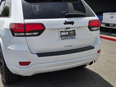 Used 2019 Jeep Grand Cherokee Altitude RWD image 5
