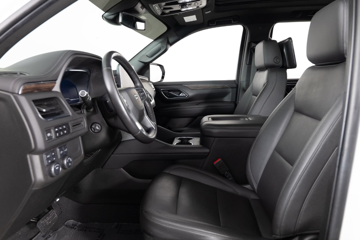 Used 2023 Chevrolet Tahoe Z71 w/ Luxury Package AWD/4WD image 15