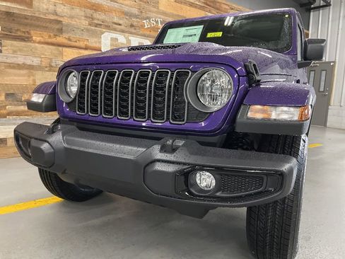 New 2026 Jeep Gladiator Sport AWD/4WD image 13
