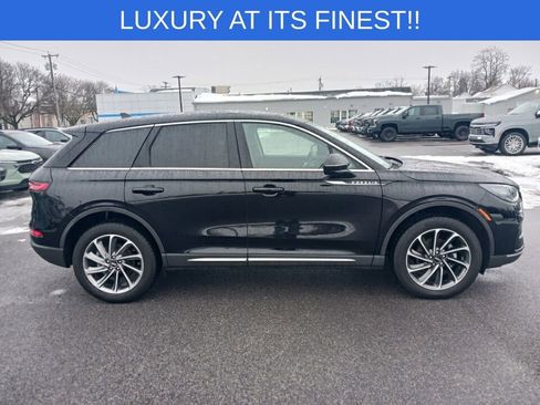 Used 2023 Lincoln Corsair AWD w/ Equipment Group 101A image 3