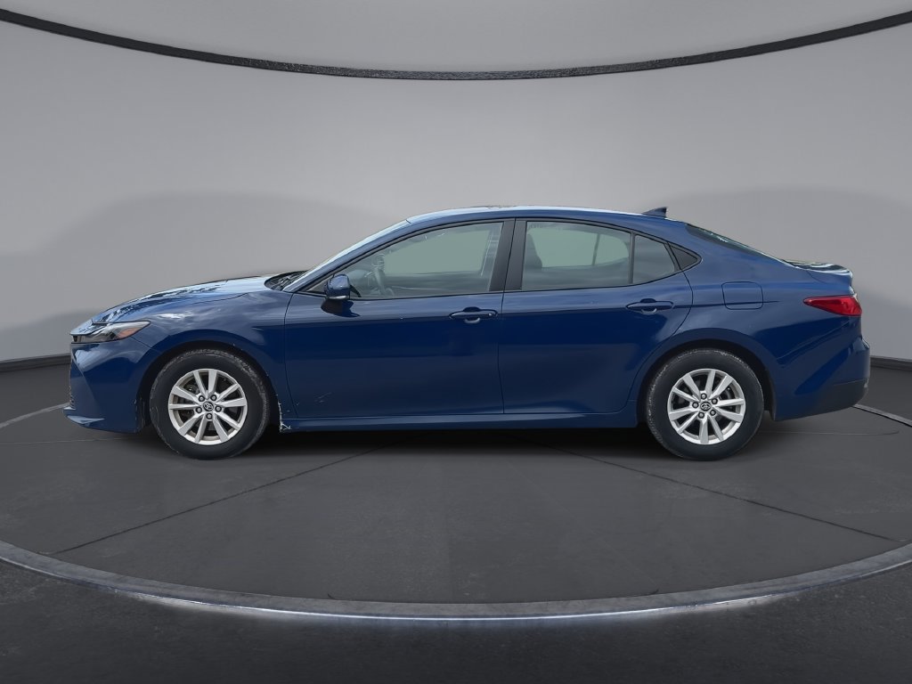 Used 2025 Toyota Camry LE FWD image 5