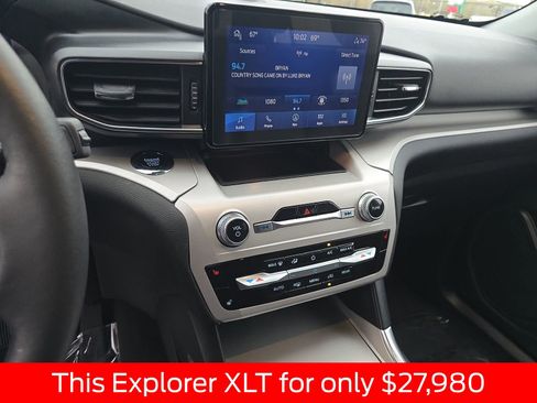 Used 2023 Ford Explorer XLT w/ Equipment Group 202A image 29