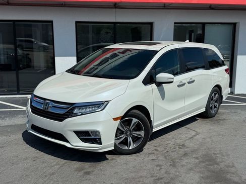 Used 2018 Honda Odyssey Touring image 1
