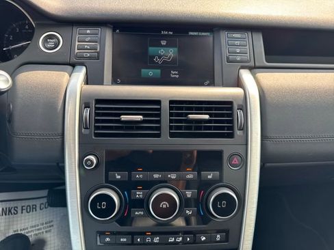 Used 2017 Land Rover Discovery Sport SE AWD/4WD image 18