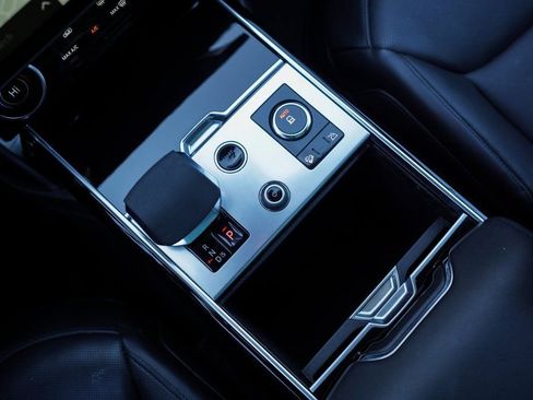 Used 2022 Land Rover Range Rover SE image 34