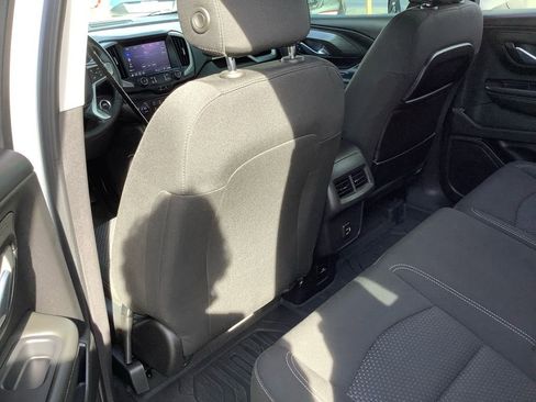 Used 2024 GMC Terrain SLE w/ Driver Convenience Package FWD image 19