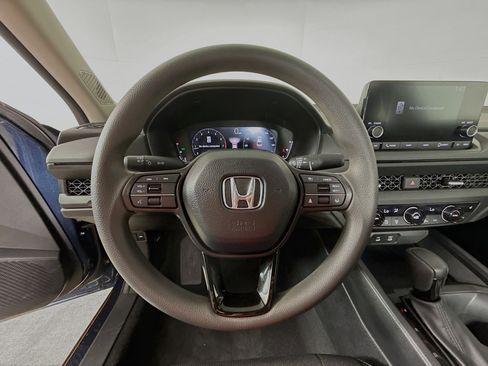 Used 2025 Honda Accord SE image 11