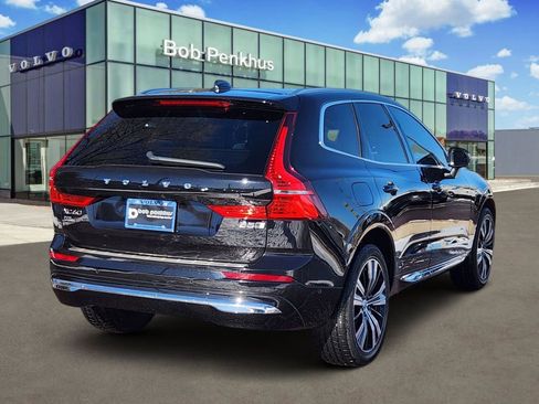 Used 2023 Volvo XC60 B5 Plus image 24
