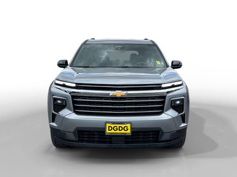 Used 2025 Chevrolet Traverse LT AWD/4WD image 8
