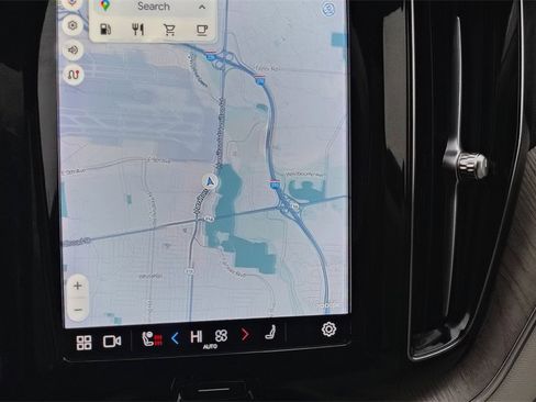 Used 2023 Volvo XC60 B5 Plus w/ Climate Package image 19