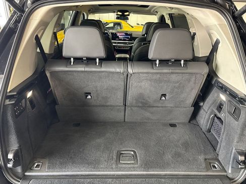 Used 2023 BMW X7 xDrive40i w/ Premium Package image 51