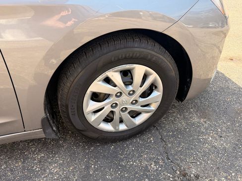 Used 2020 Hyundai Elantra SE w/ Convenience Package (C2) image 16