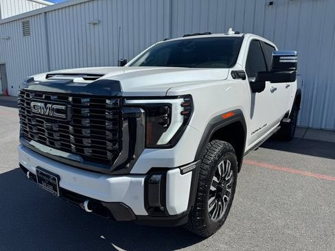 Used 2024 GMC Sierra 2500 Denali Ultimate AWD/4WD image 31