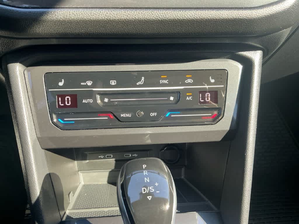 Used 2024 Volkswagen Tiguan SE AWD/4WD image 21