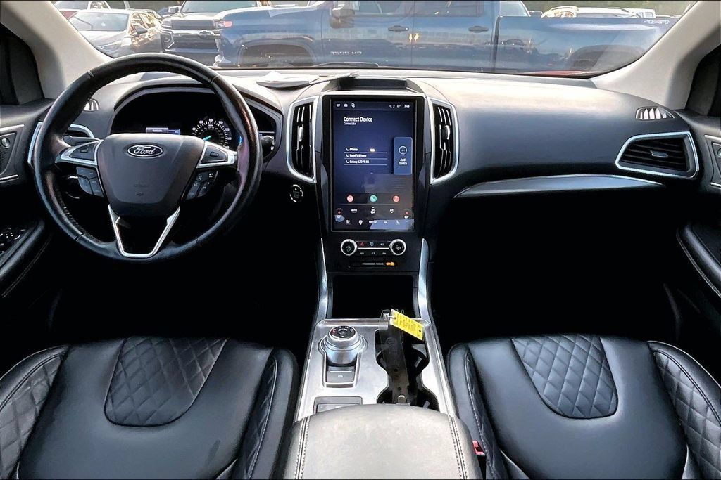 Used 2024 Ford Edge Titanium AWD/4WD image 7