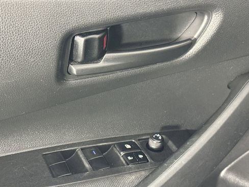 Used 2022 Toyota Corolla LE FWD image 13