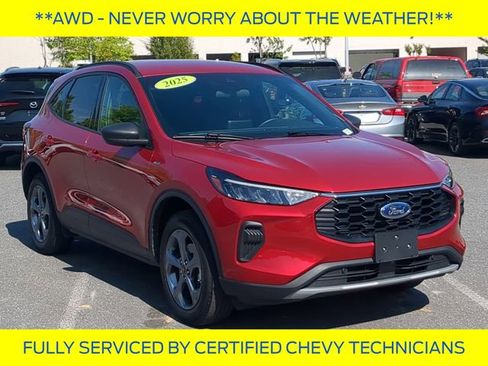 Used 2025 Ford Escape ST-Line AWD/4WD image 3