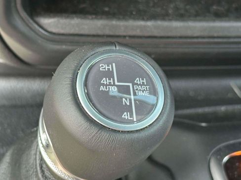 Used 2024 Jeep Wrangler High Altitude AWD/4WD image 26