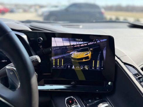 Used 2024 Chevrolet Corvette Z06 w/ Z07 Performance Package image 23